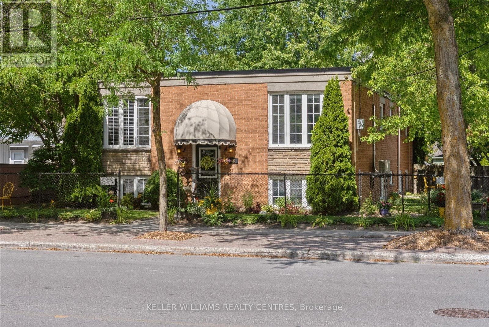 948 LAKE DRIVE NORTH in Sutton