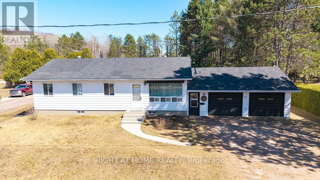 28 JACKPINE STREET — photo 5