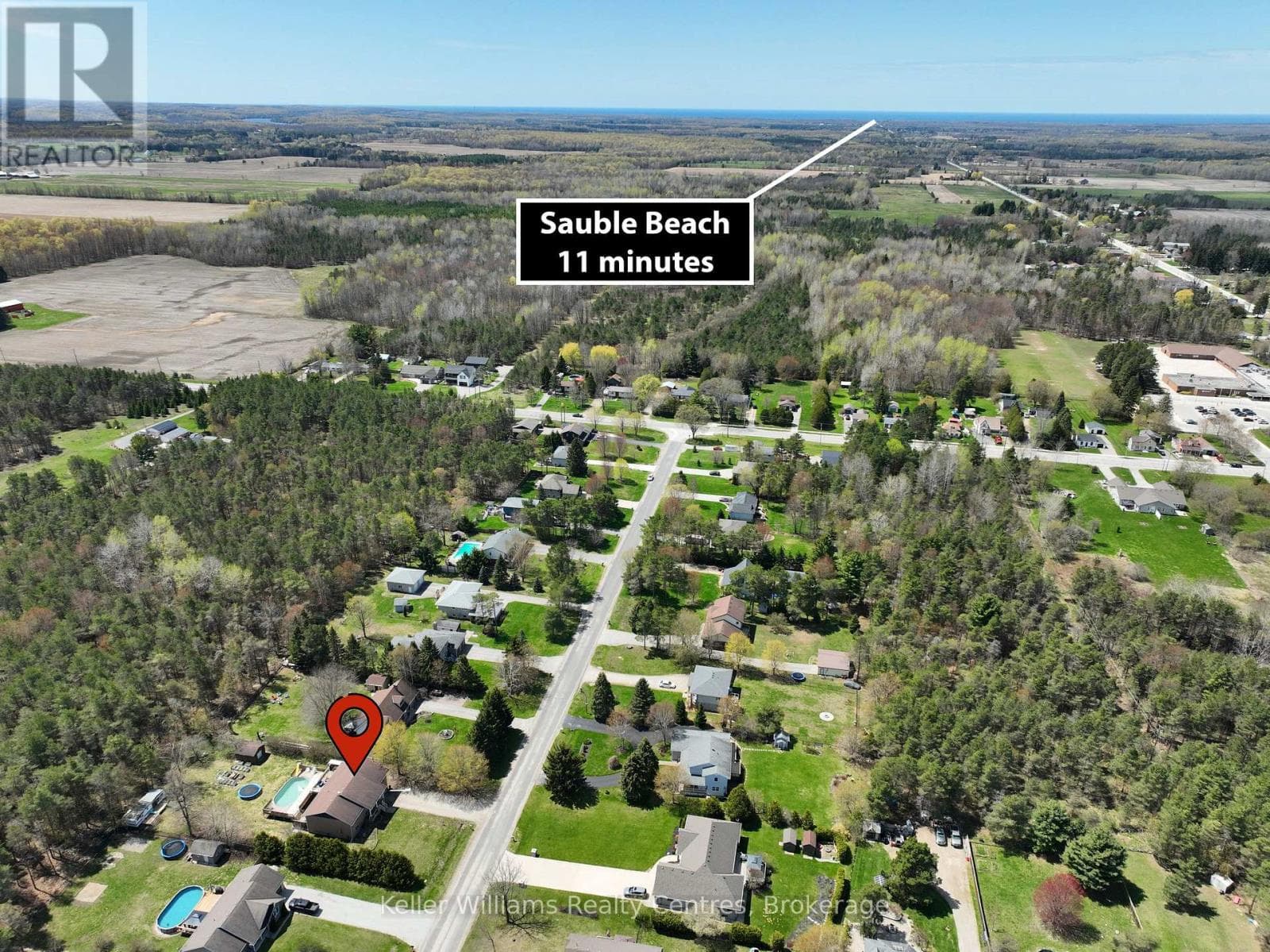 27 PINE TREE DRIVE — photo 4