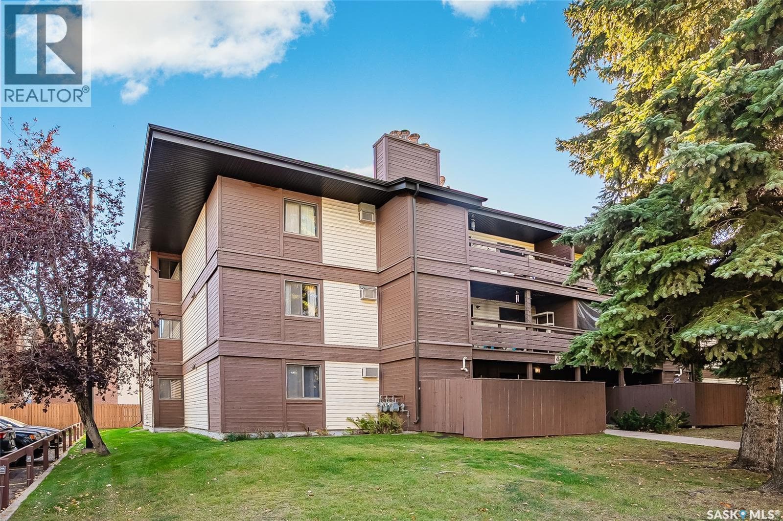 302 437 PENDYGRASSE ROAD in Fairhaven