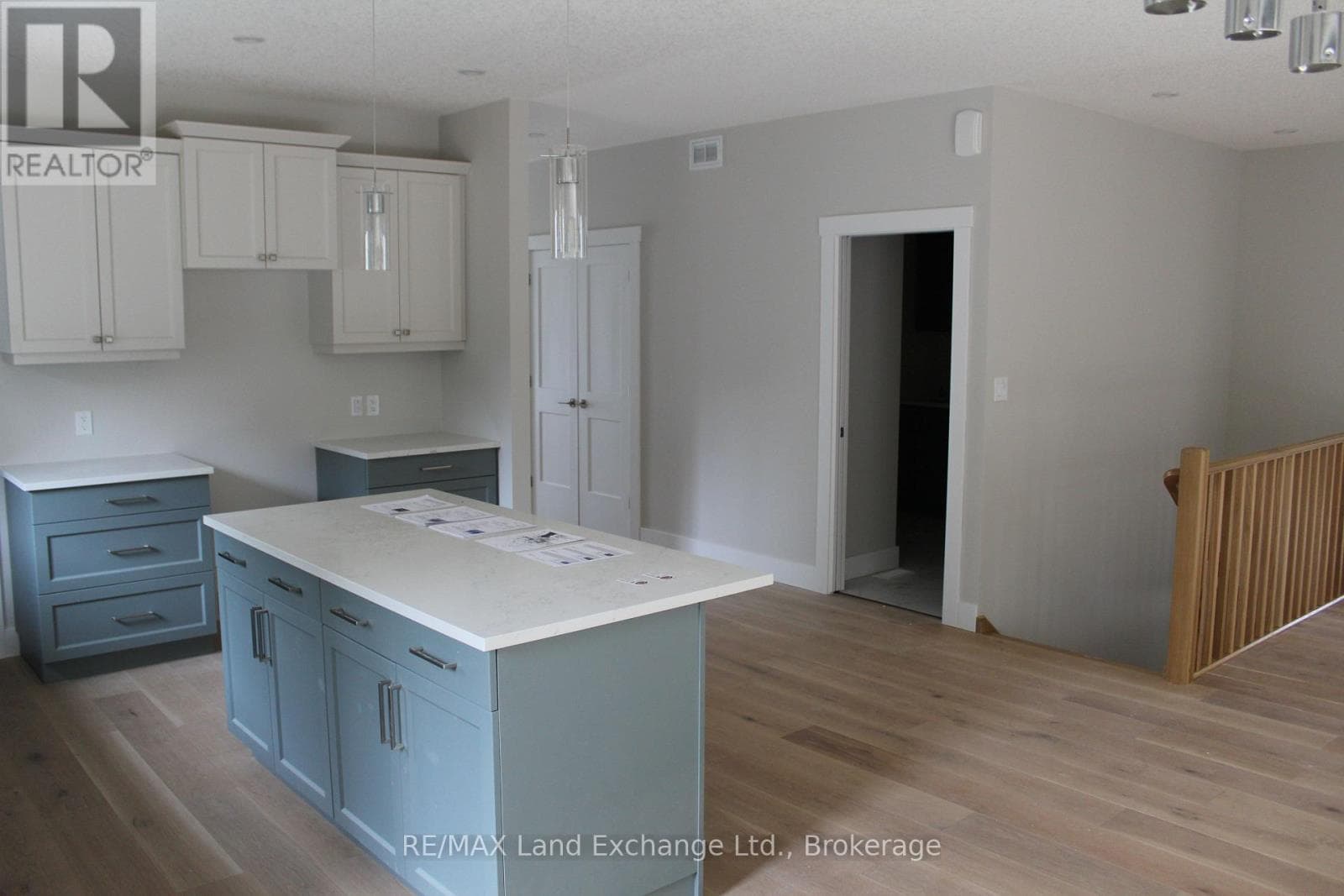 784 CAMPBELL AVENUE — photo 3