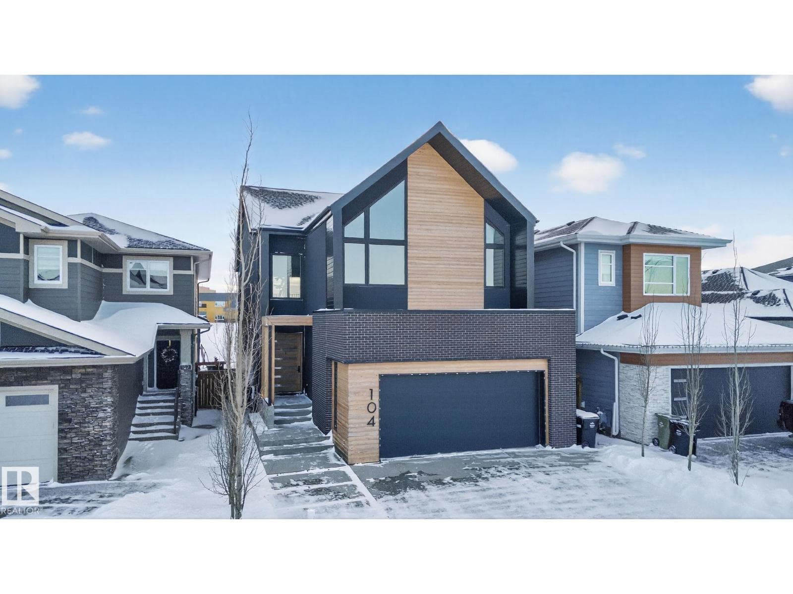 104 EDGEWATER CI, Edmonton — photo 2