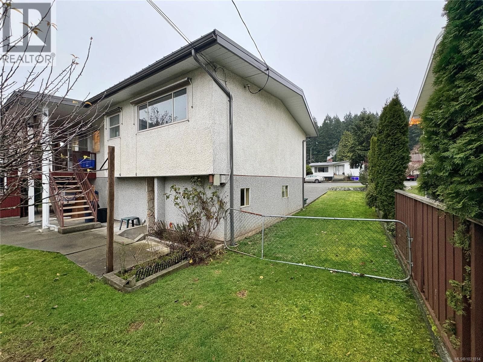 2738 14th Ave — photo 5