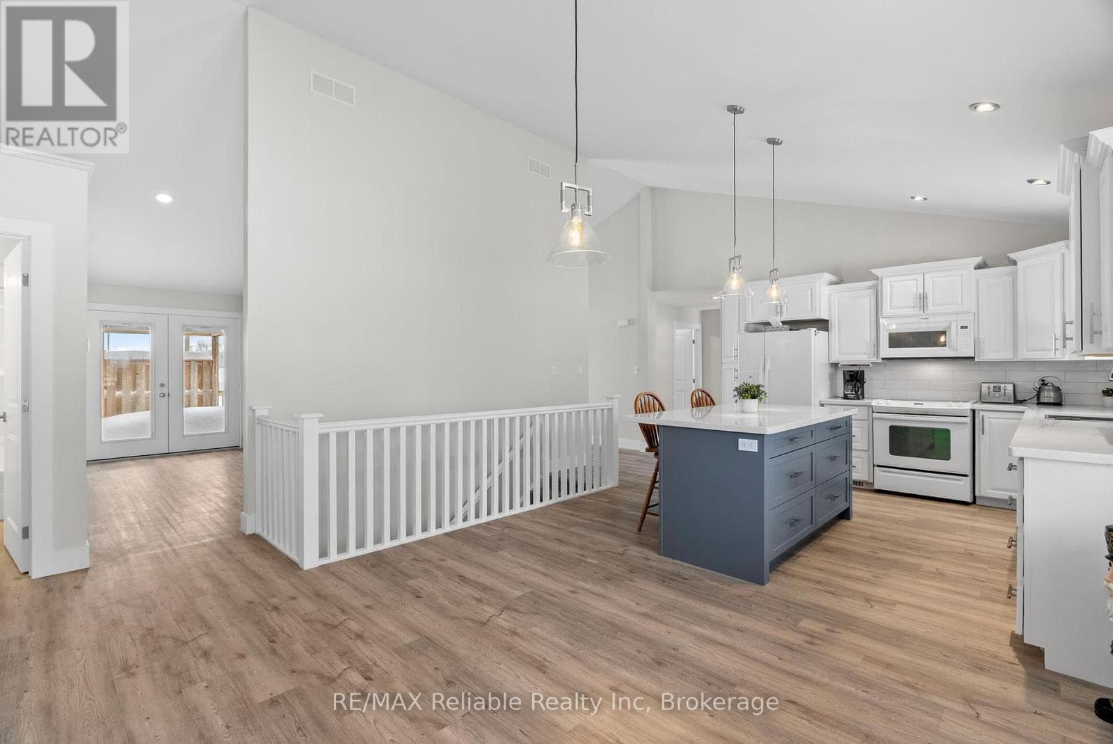 61 WILSON STREET, OnePoint — photo 2