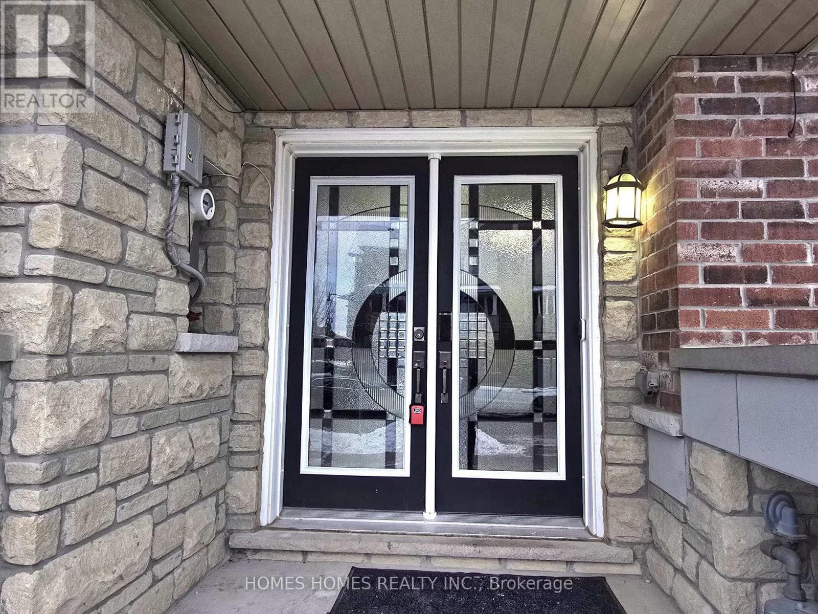 170 GOLDEN SPRINGS DRIVE — photo 3