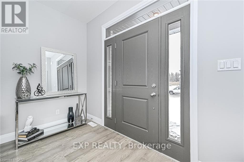 43 COULTER Street, Toronto — photo 4