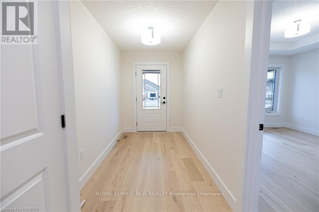 222 16TH AVENUE CRESCENT, OnePoint — photo 4