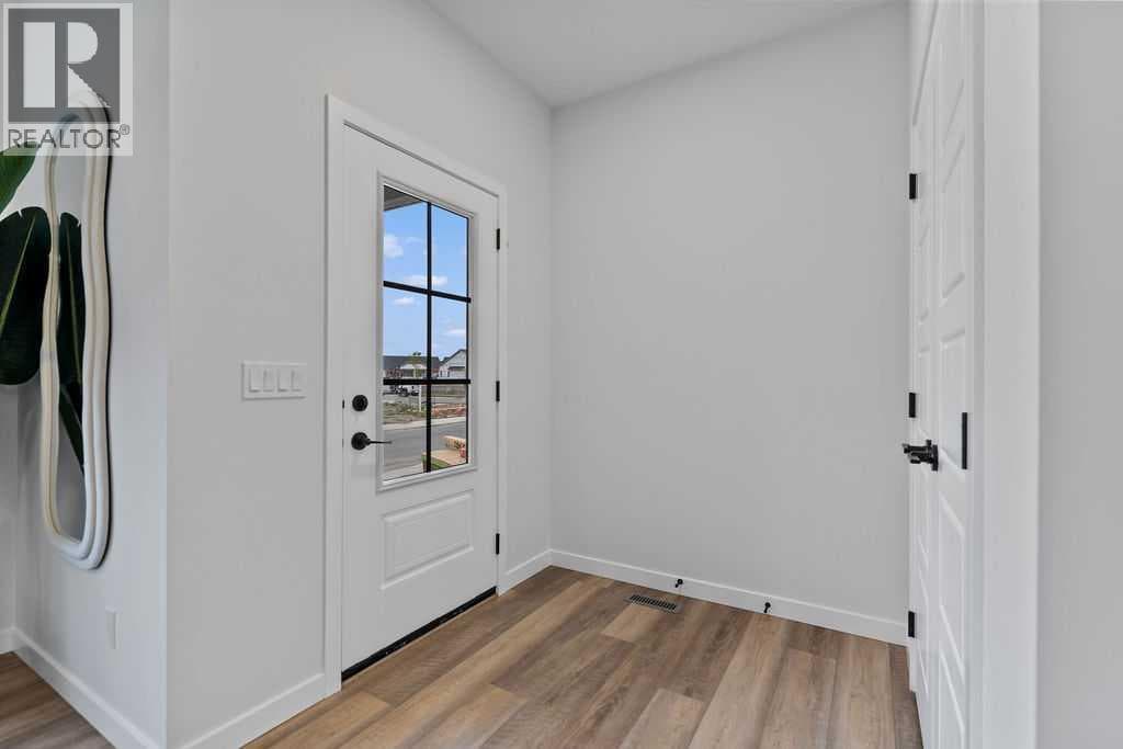 1037 REYNOLDS CRESCENT SOUTHWEST, Calgary — photo 3