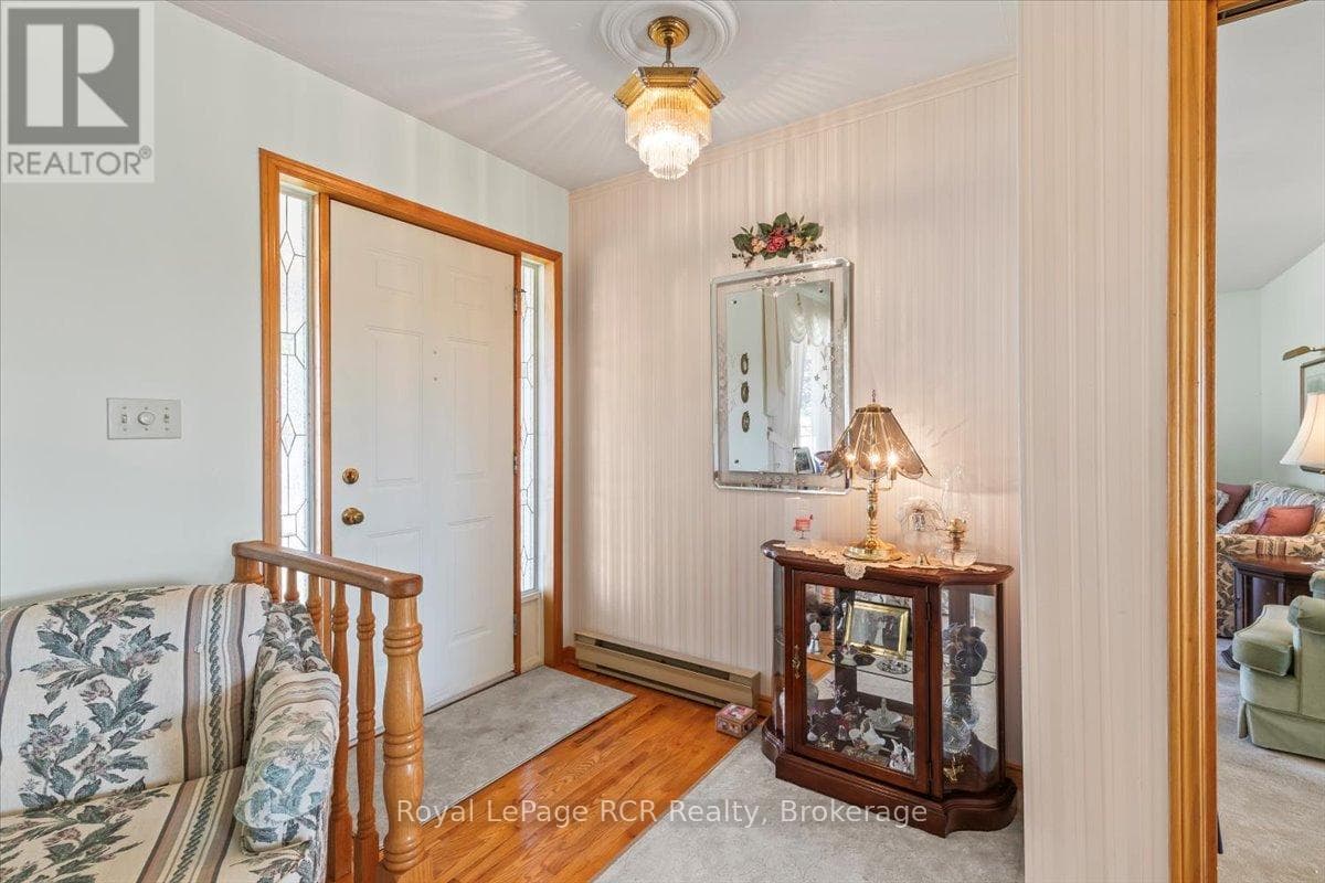 29 2ND STREET CRESCENT, OnePoint — photo 5