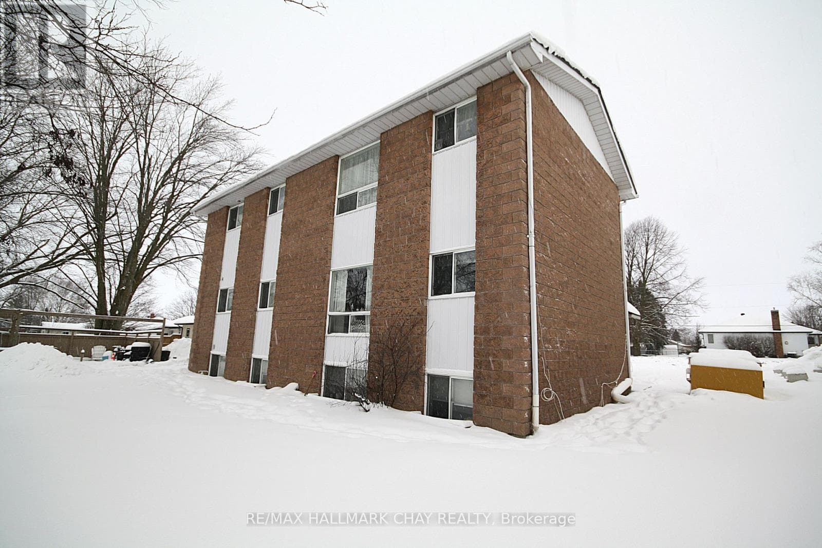 12 SHAW STREET — photo 2