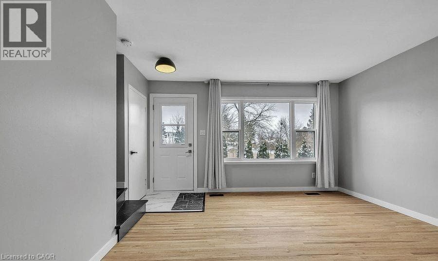 11 78 BEE STREET, Cornerstone — photo 3