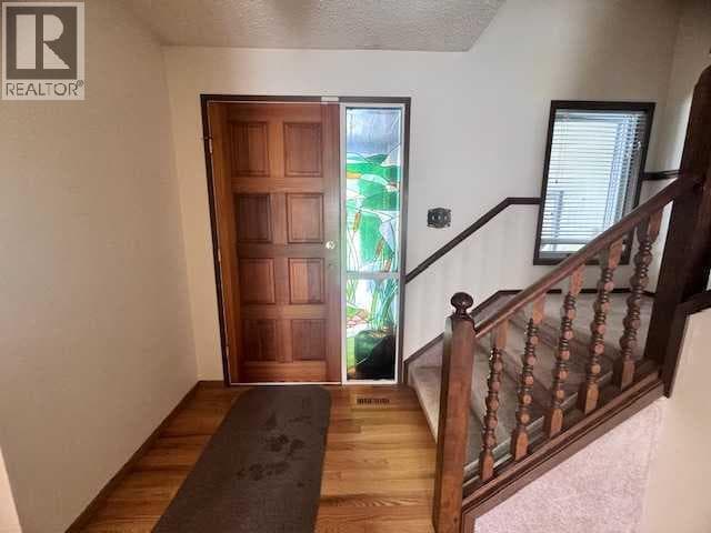 3804 56A Avenue, Lloydminster — photo 2