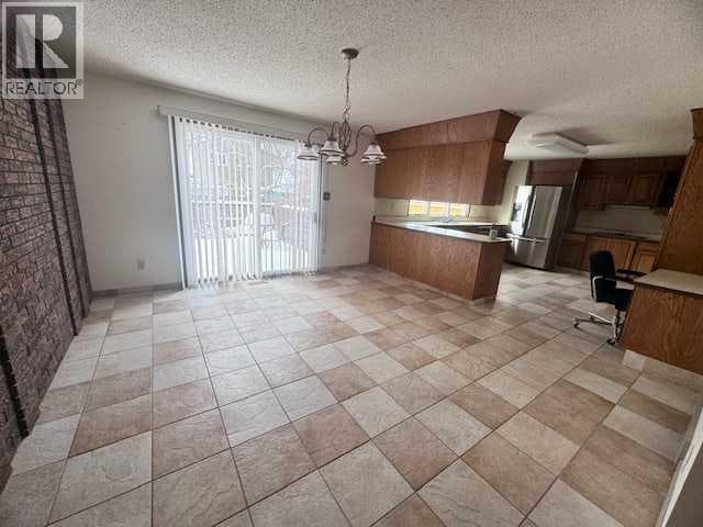 3804 56A Avenue, Lloydminster — photo 3