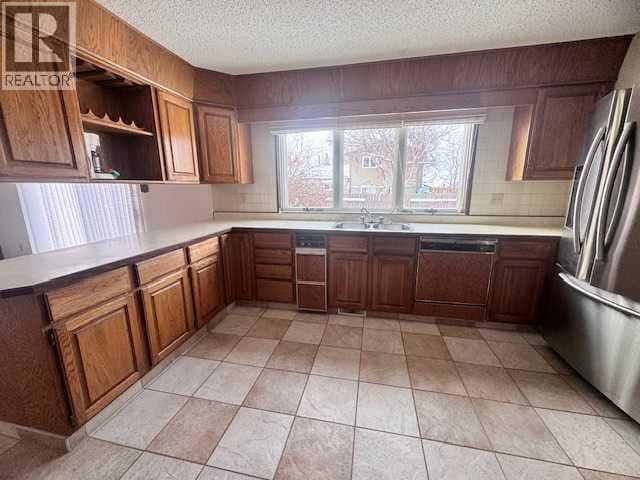 3804 56A Avenue, Lloydminster — photo 5