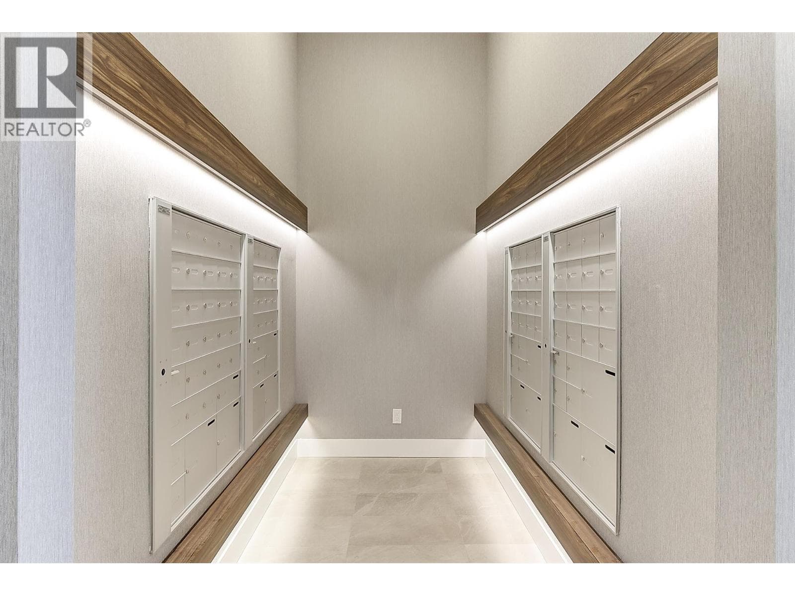 1380 Pridham Avenue Unit# 203, Interior REALTORS® — photo 5