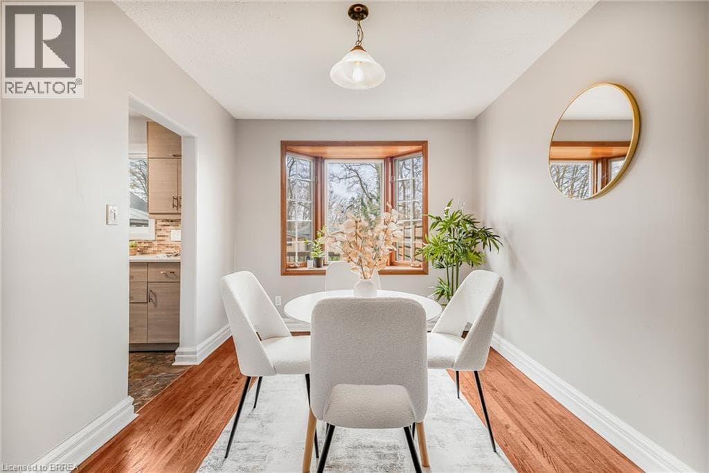 52 CHARING CROSS STREET, Brantford — photo 4