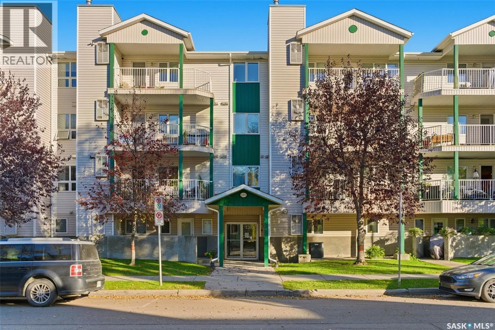 310 2203 Angus STREET in Old 33