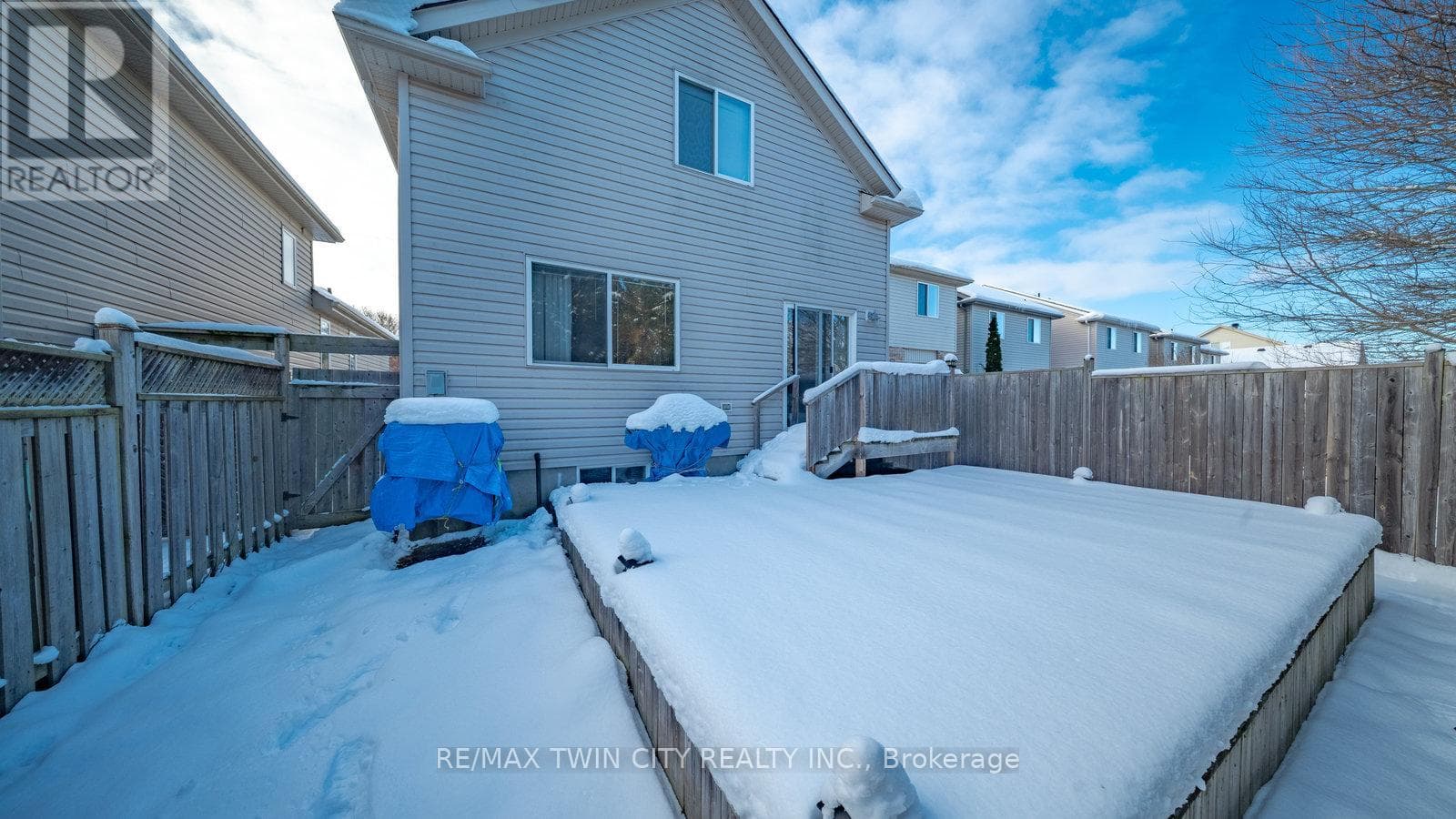 38 SINCLAIR STREET, Toronto — photo 3