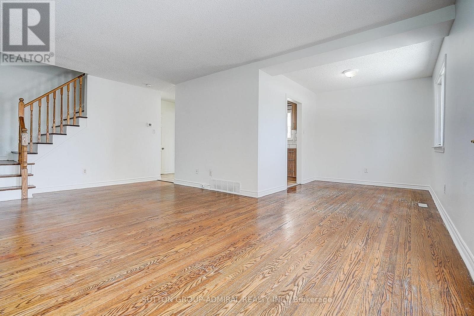 7 TOWNHOUSE CRESCENT in PEEL VILLAGE
