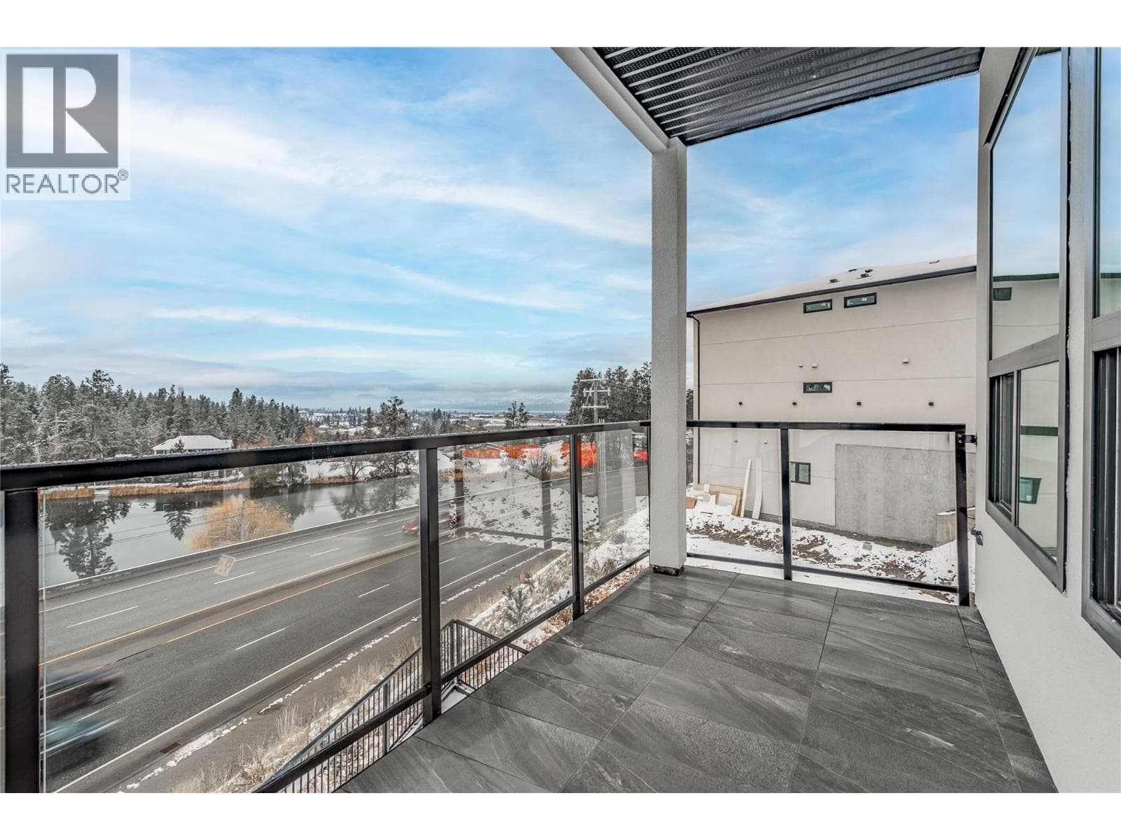 1136 HUME AVENUE, Interior REALTORS® — photo 3