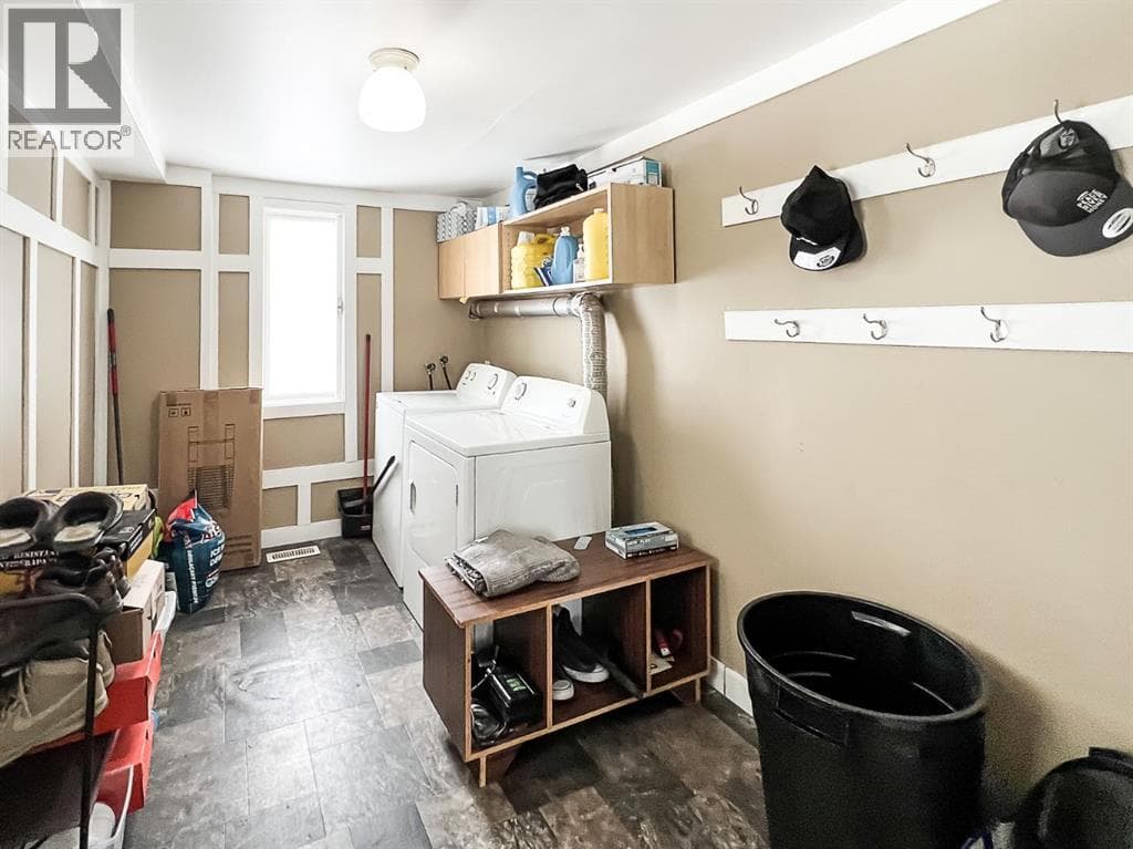103 3 Avenue SW, Grande Prairie — photo 2