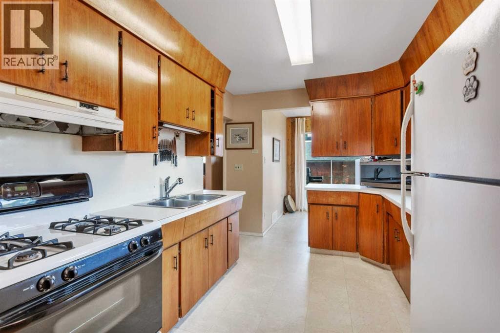 4152 47 AVENUE, Red Deer (Central Alberta) — photo 5