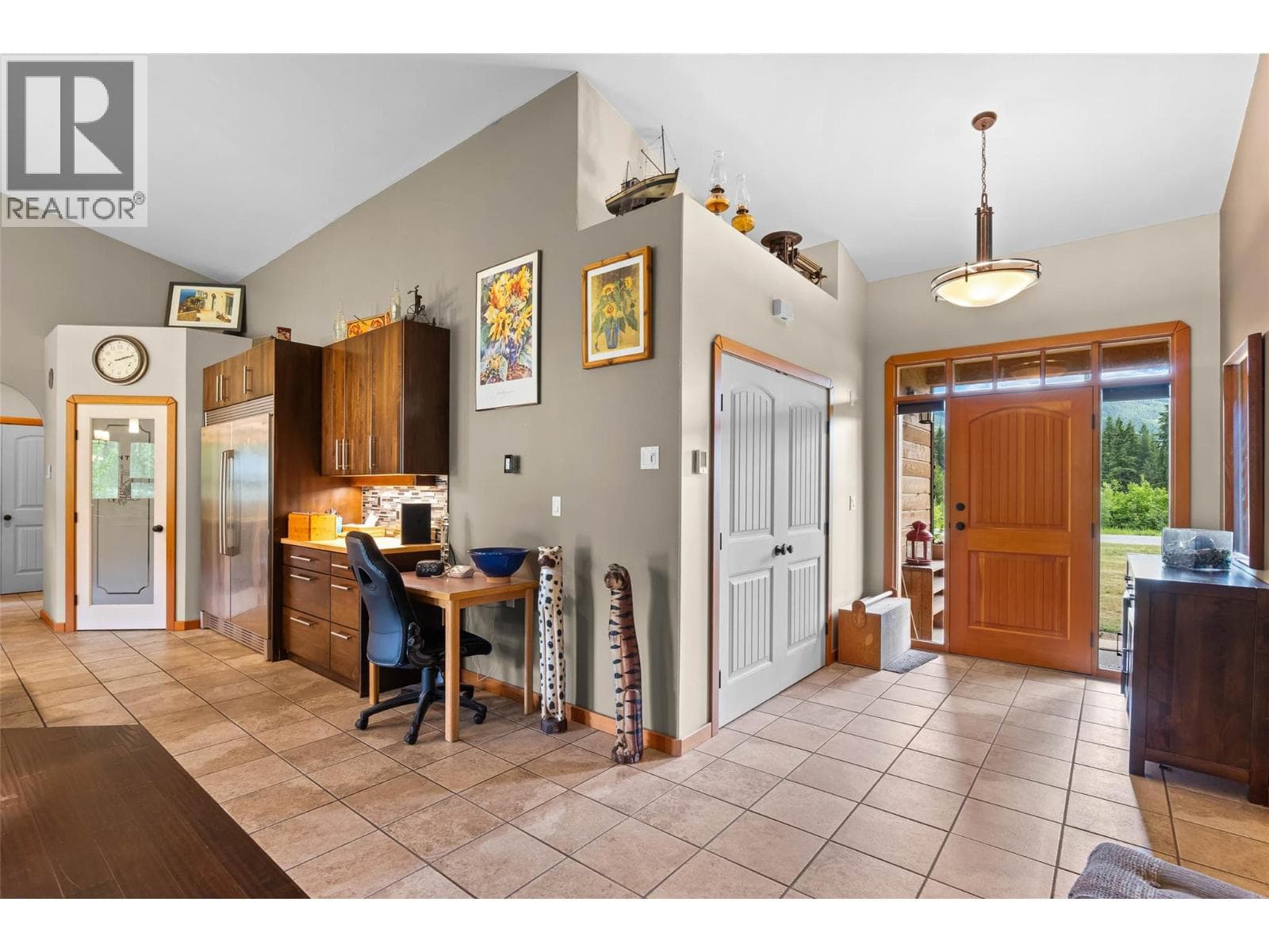 337 SUNSHINE VALLEY ROAD, Interior REALTORS® — photo 5