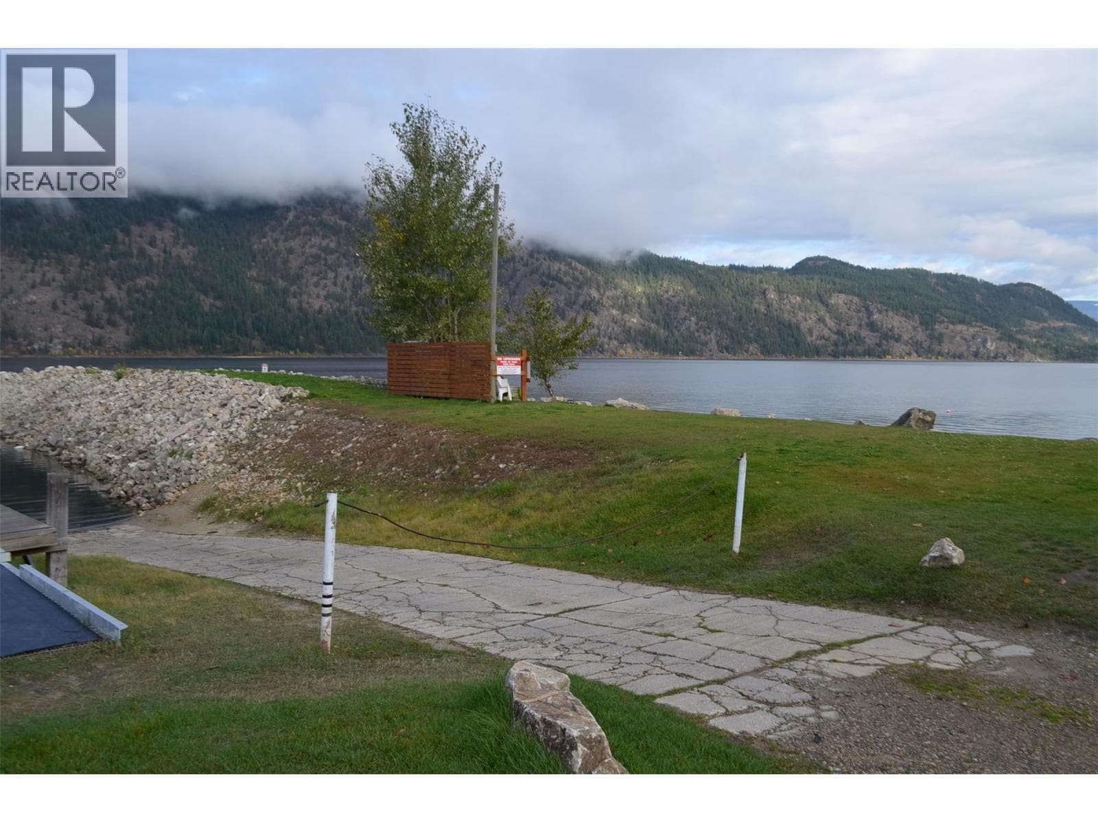 229 Lakeshore Drive, Interior REALTORS® — photo 4