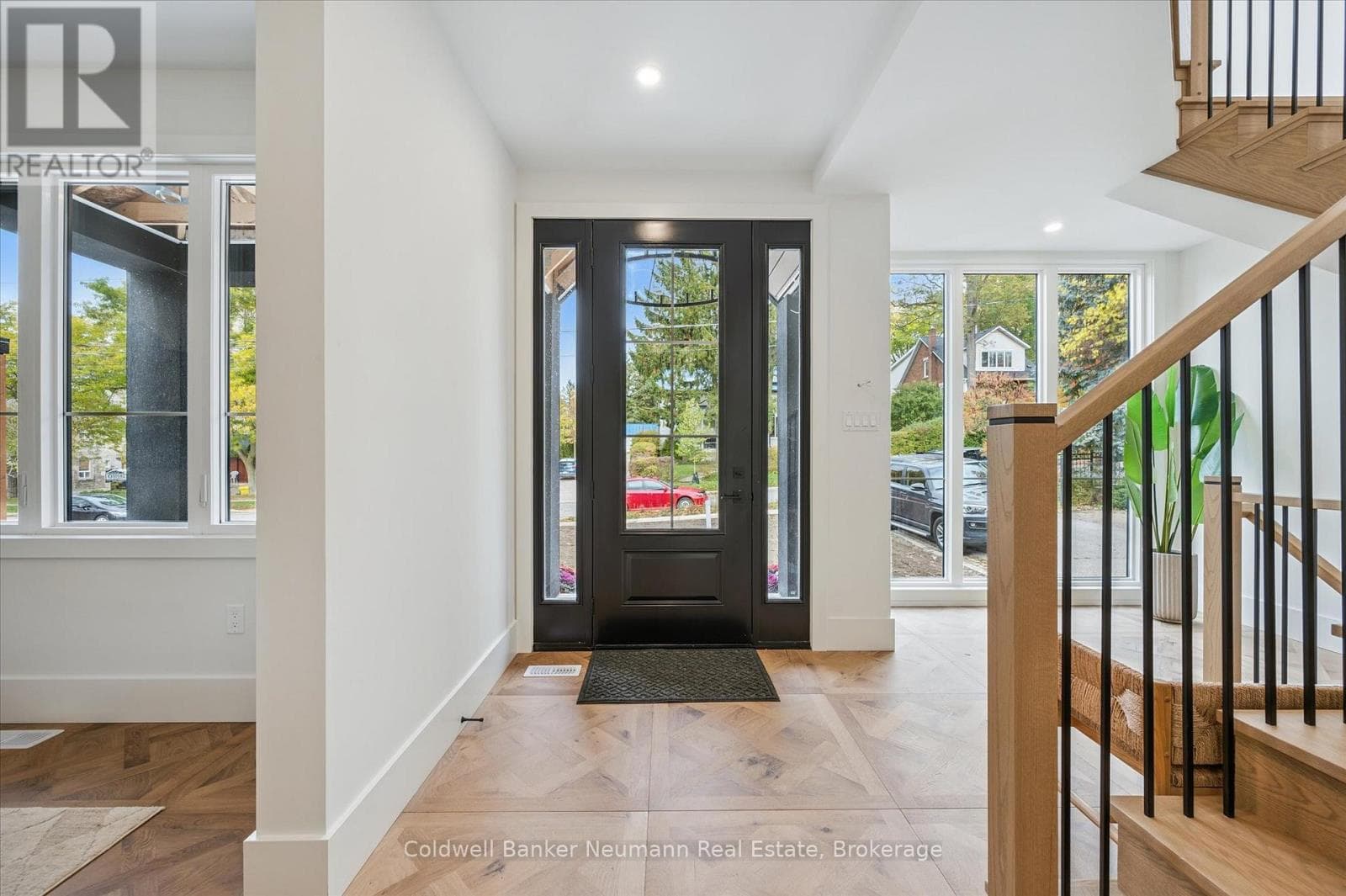 126 OXFORD STREET — photo 4