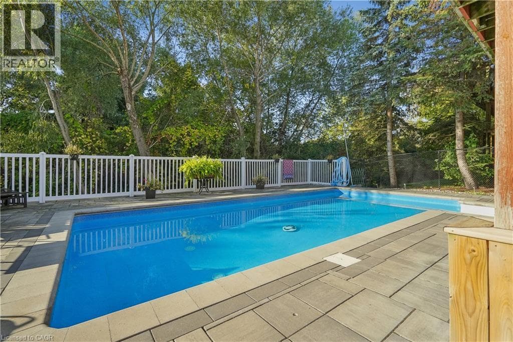 7 BIRCHWAY Place — photo 3