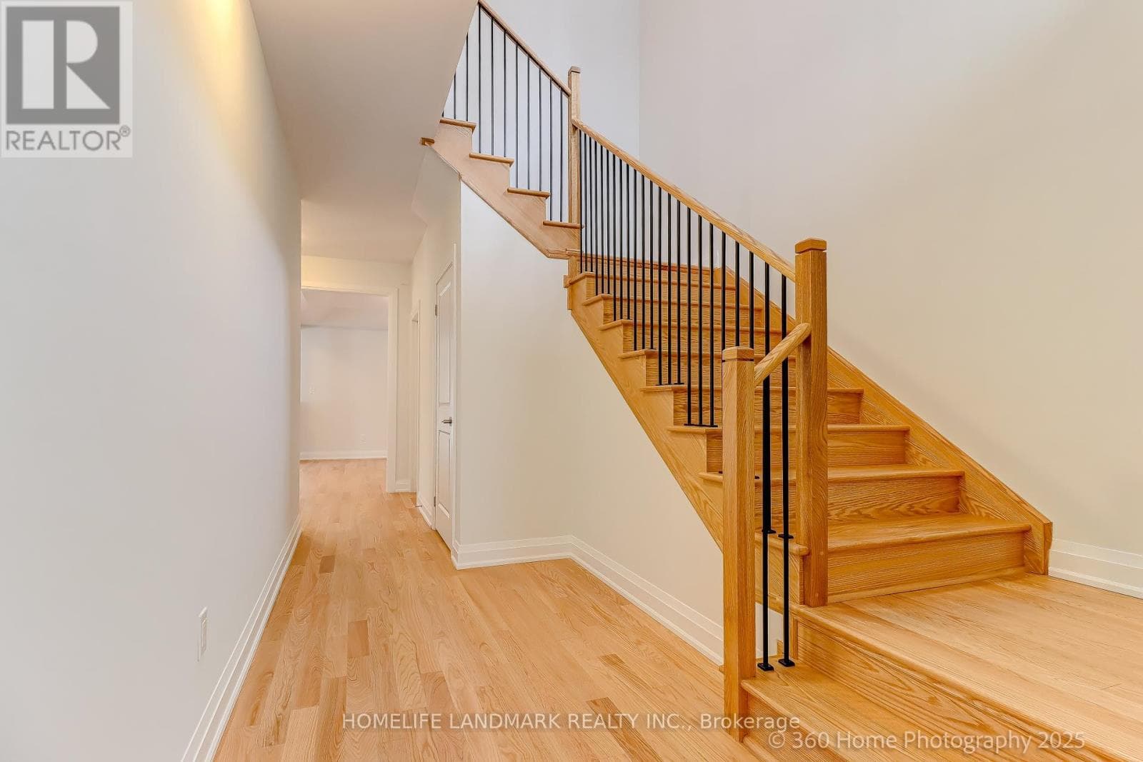 219 SEGUIN STREET, Toronto — photo 2