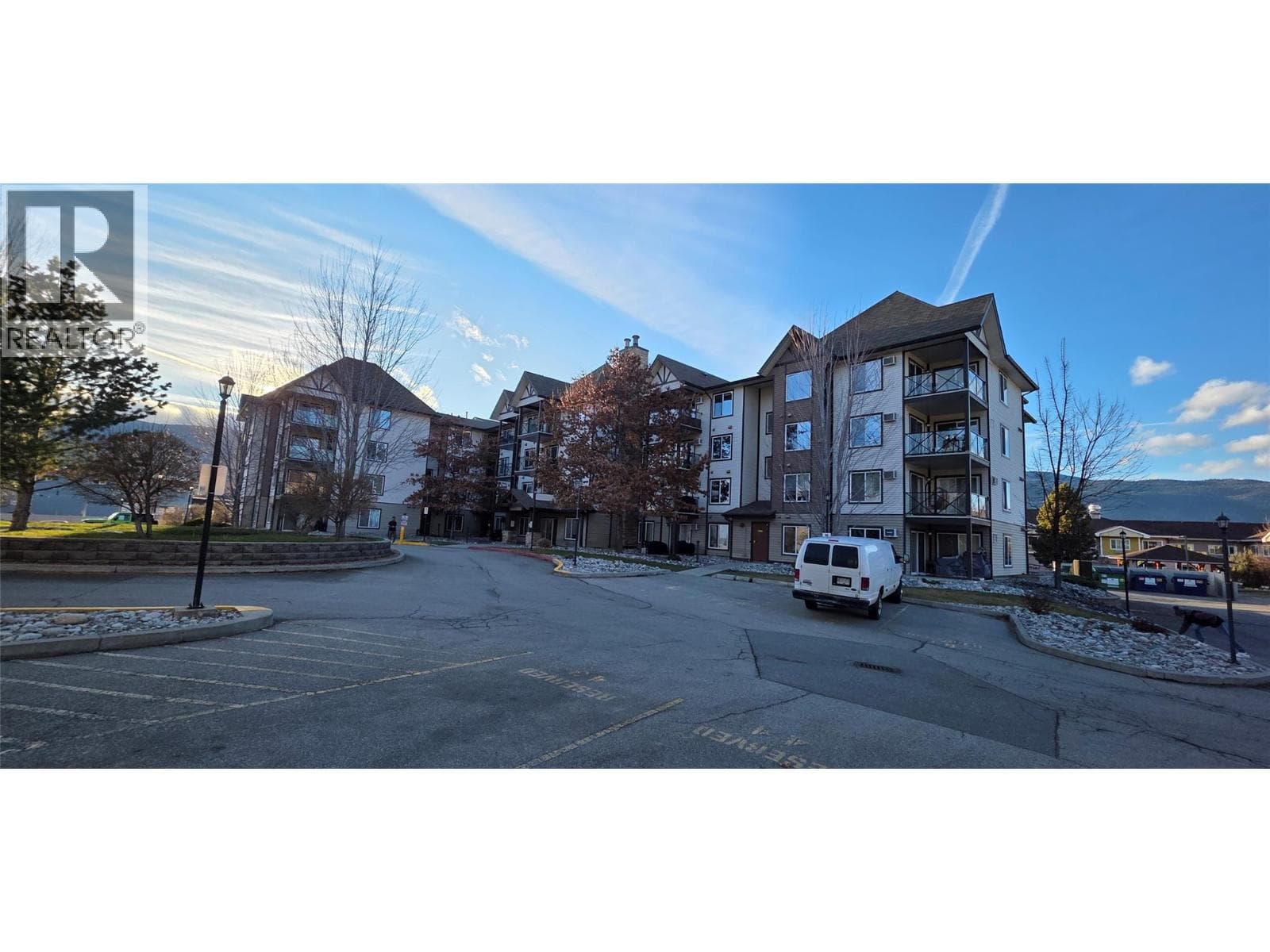 256 Hastings Avenue Unit# 206, Interior REALTORS® — photo 2
