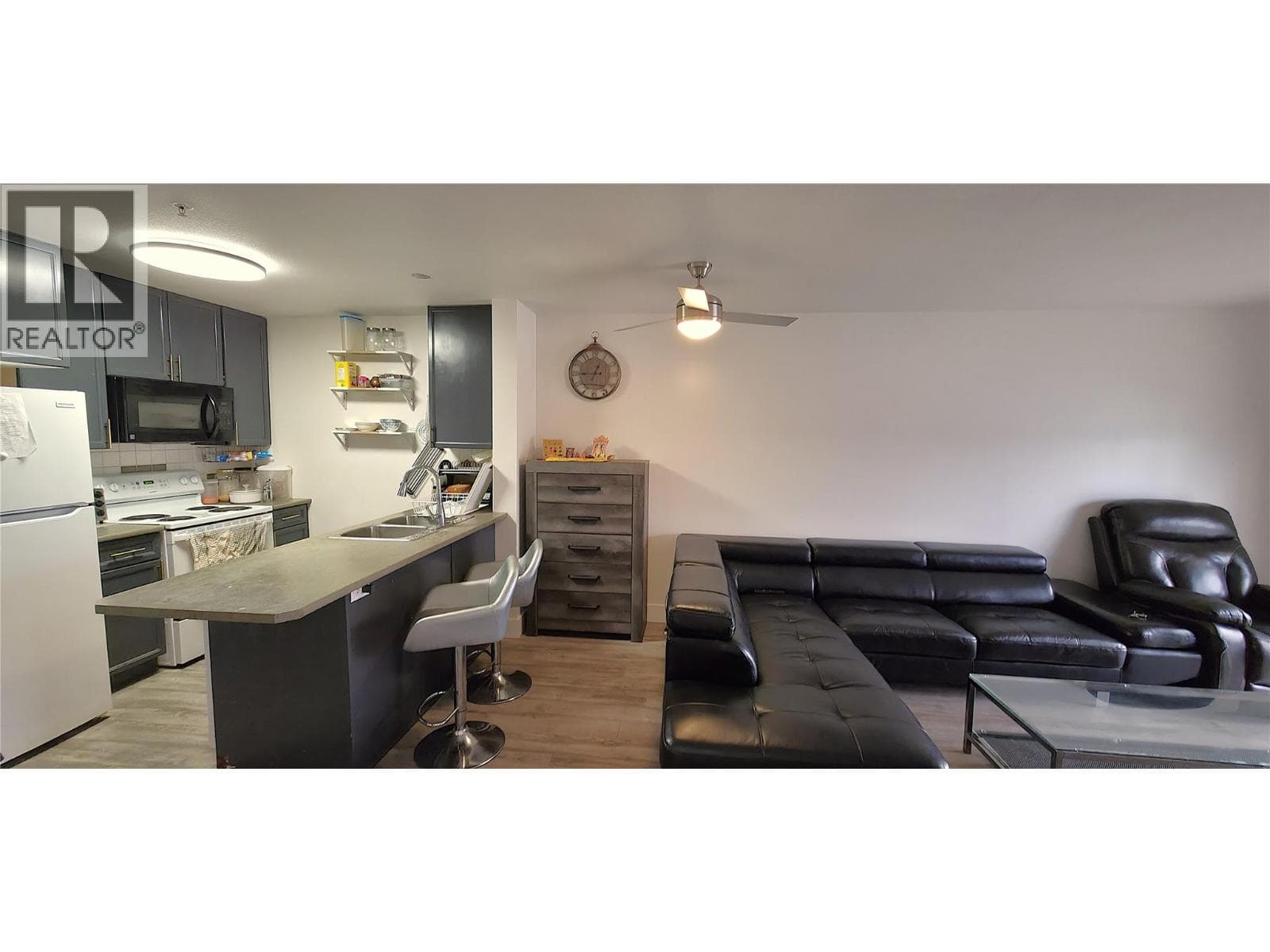 256 Hastings Avenue Unit# 206, Interior REALTORS® — photo 4
