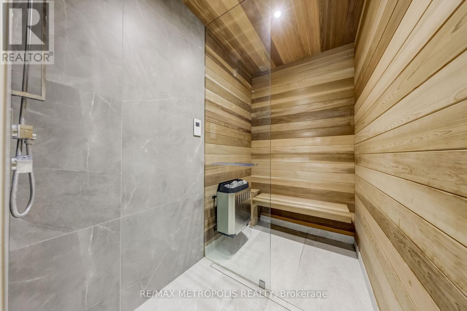 12 BEARWOOD DRIVE, Toronto — photo 2