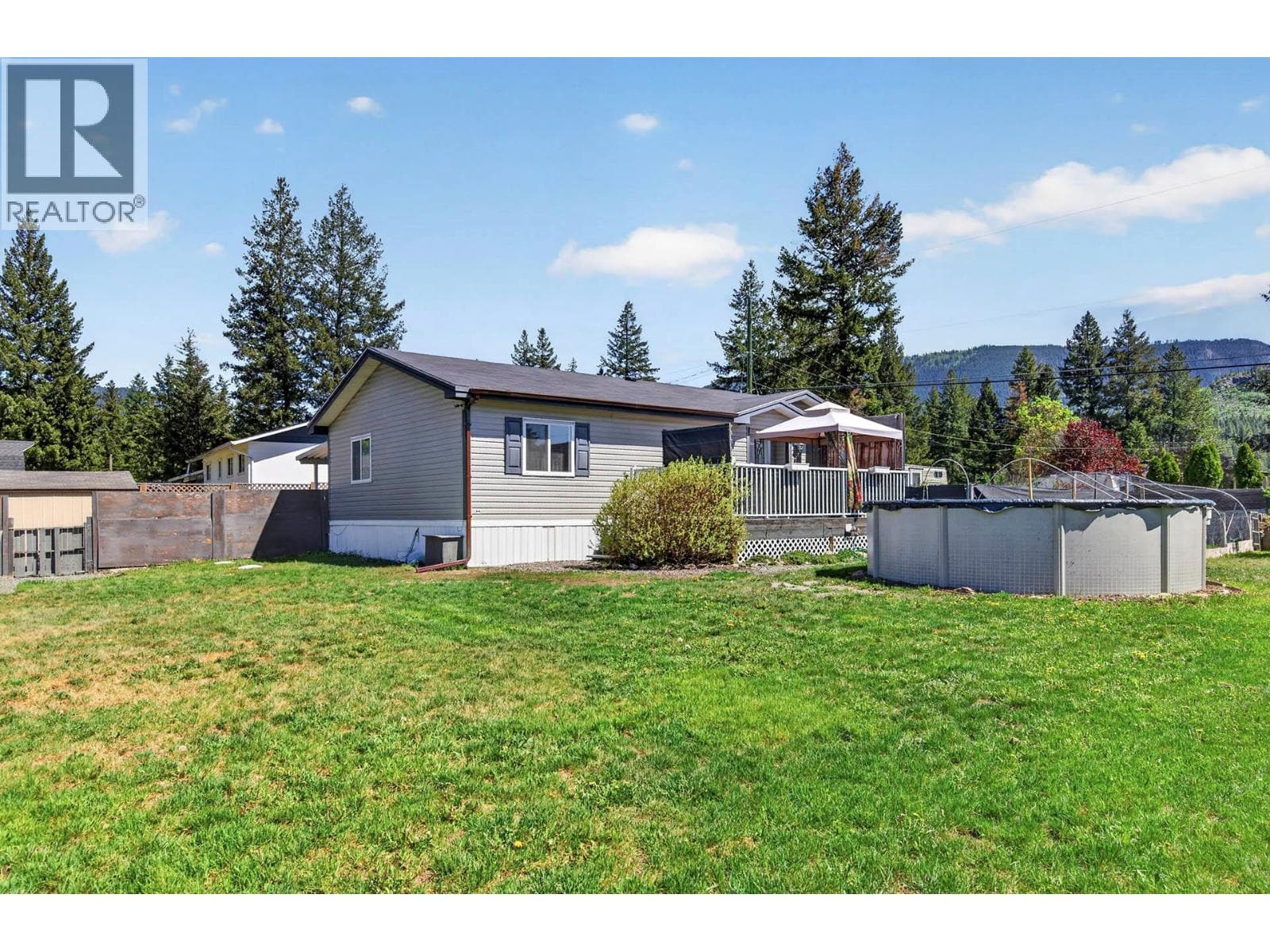 633 Barriere Lakes Road, Interior REALTORS® — photo 5