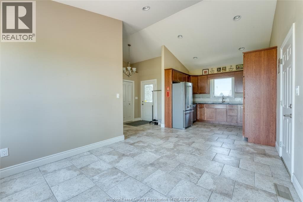 6648 TALBOT TRAIL, Windsor — photo 4