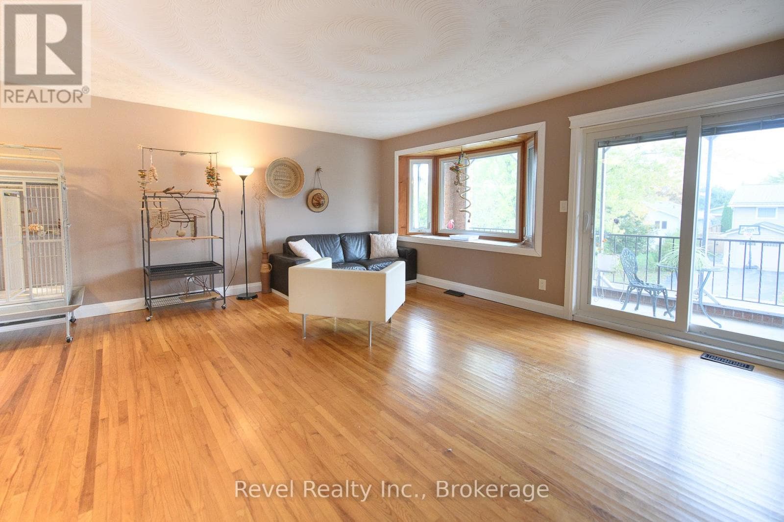 4 TESKEY COURT — photo 3