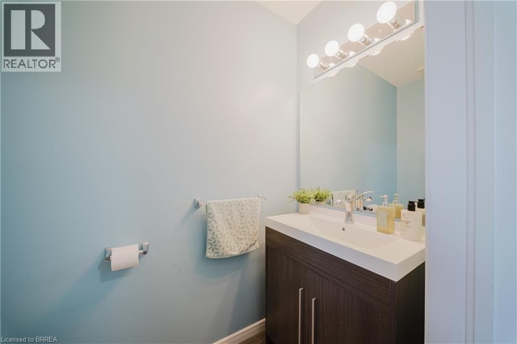 431 SPRINGBANK AVENUE NORTH — photo 5