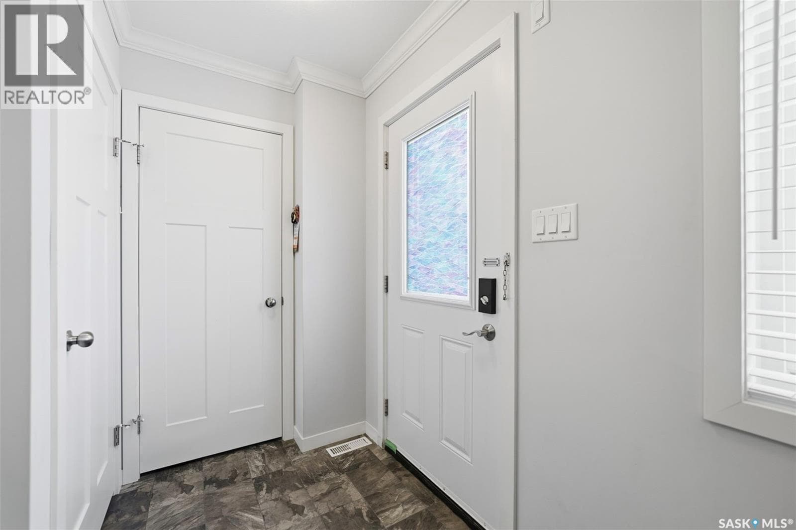 329 620 Cornish ROAD in Sonebridge