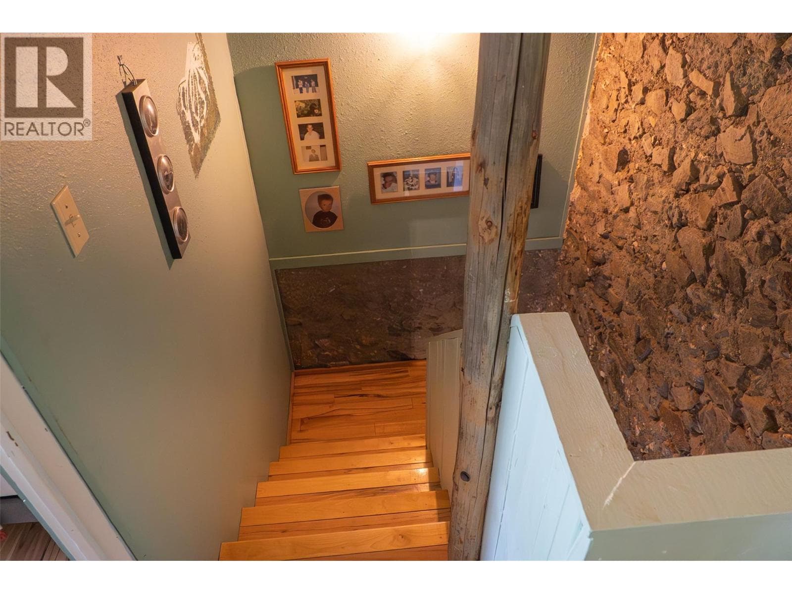 130 COUGAR ROAD UNIT 6, Interior REALTORS® — photo 2
