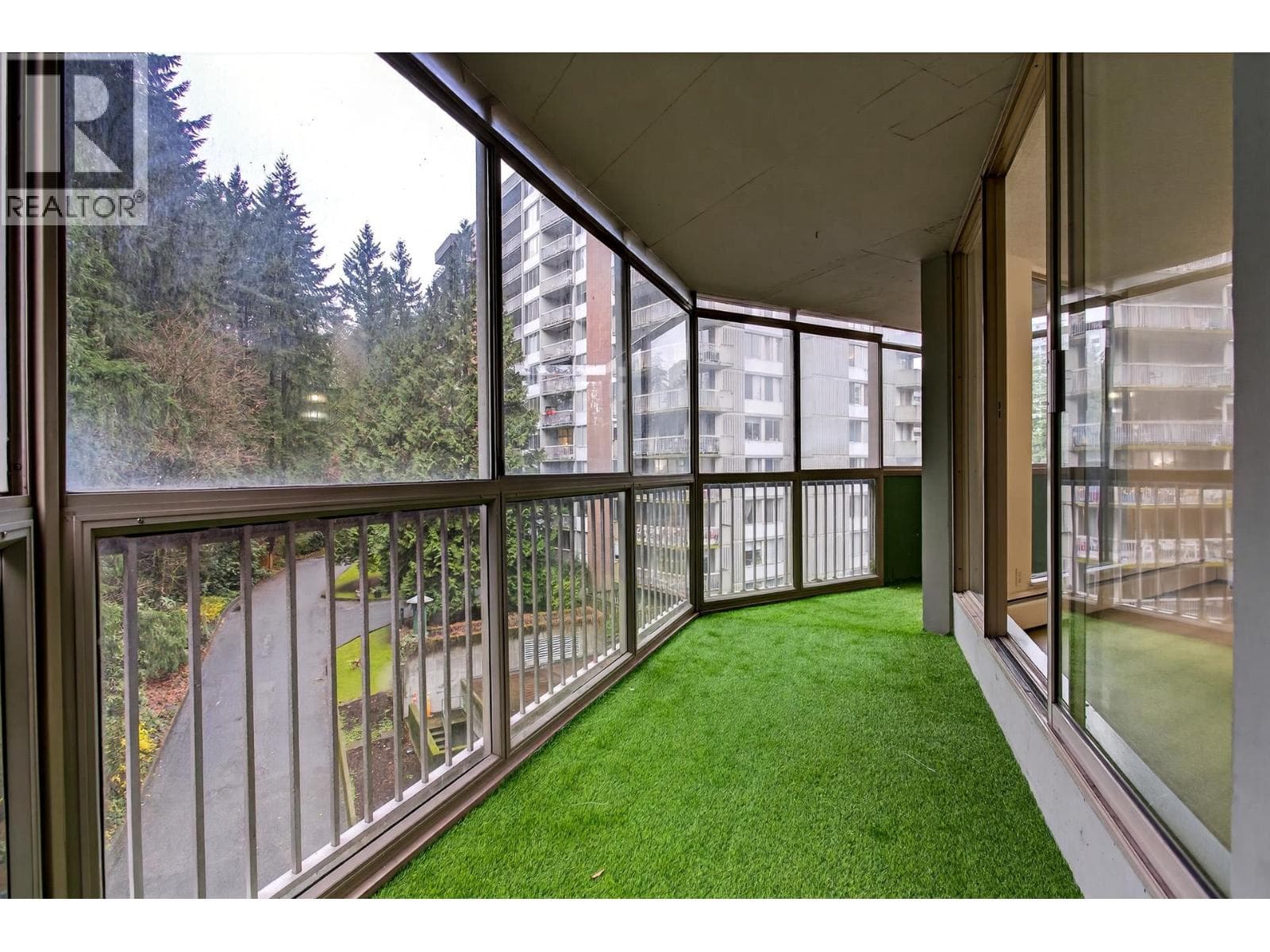 504 2024 FULLERTON AVENUE, Greater Vancouver — photo 3