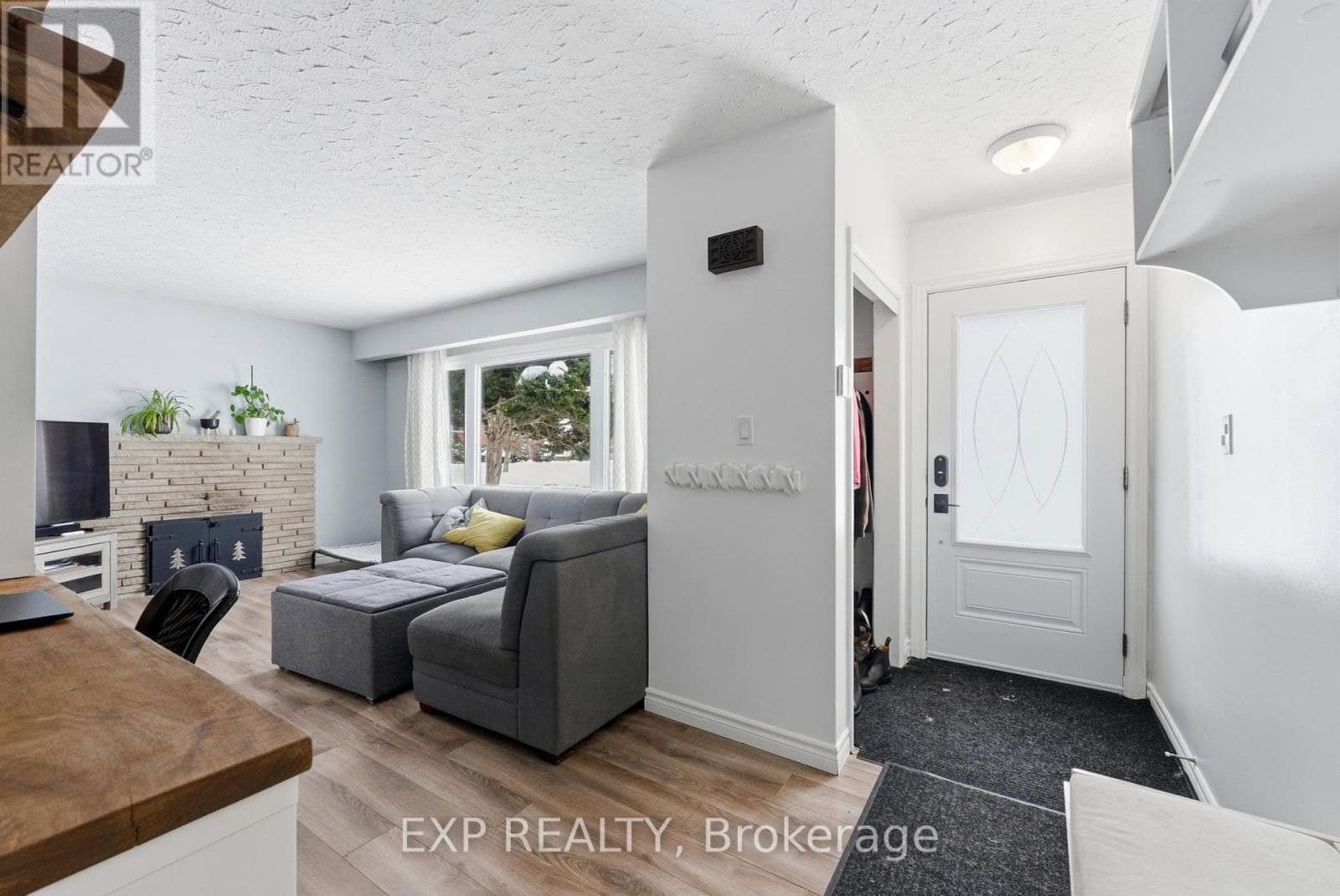 1 NELLES AVENUE — photo 4