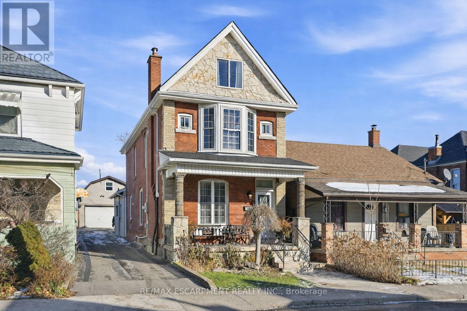 81 SIMCOE STREET EAST, Toronto — photo 2