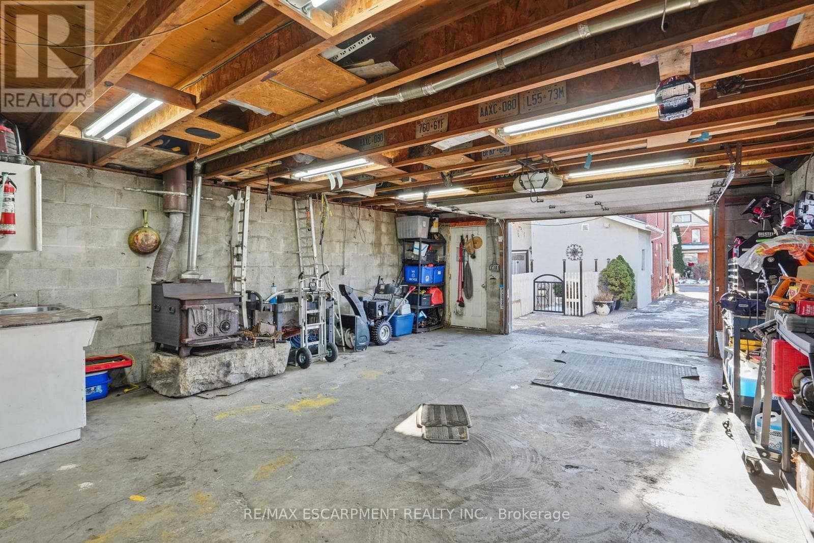 81 SIMCOE STREET EAST, Toronto — photo 4