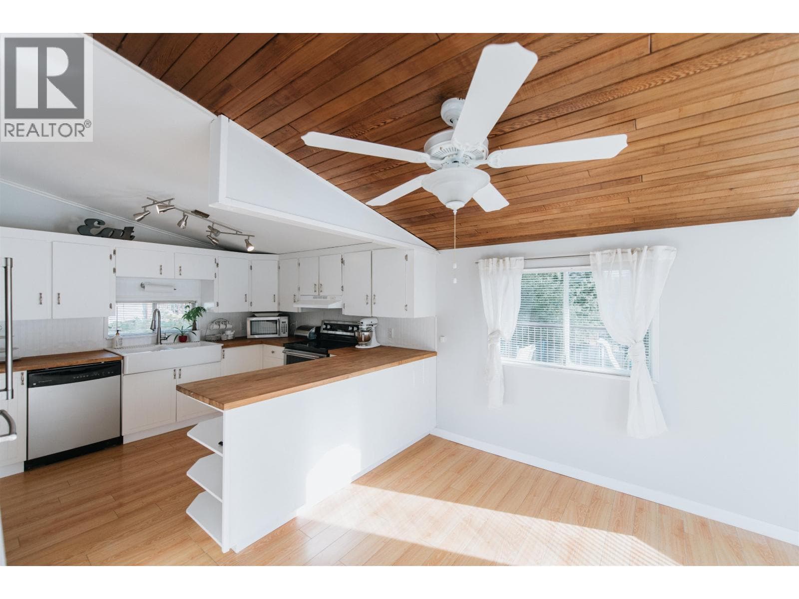 226 PRATT ROAD, Greater Vancouver — photo 4