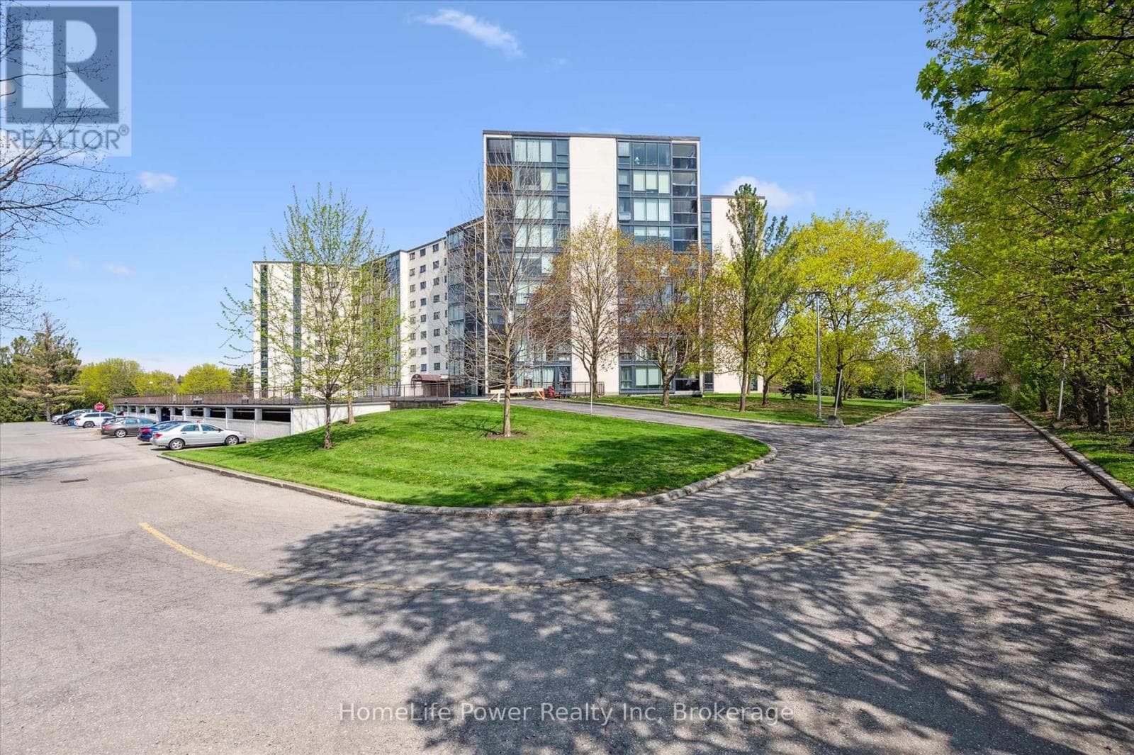 711 - 19 WOODLAWN ROAD E — photo 2