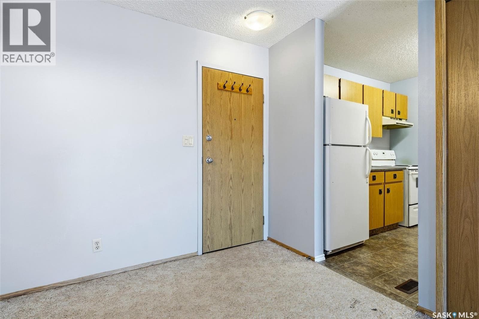 17 6575 Rochdale BOULEVARD — photo 2