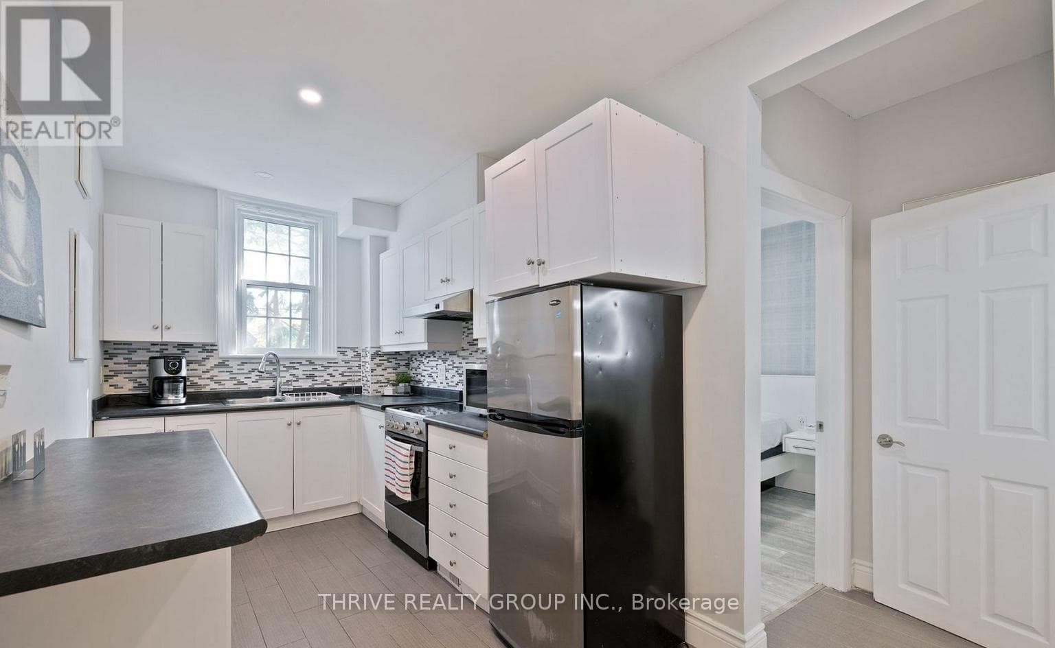389 DUFFERIN AVENUE, London and St. Thomas — photo 2