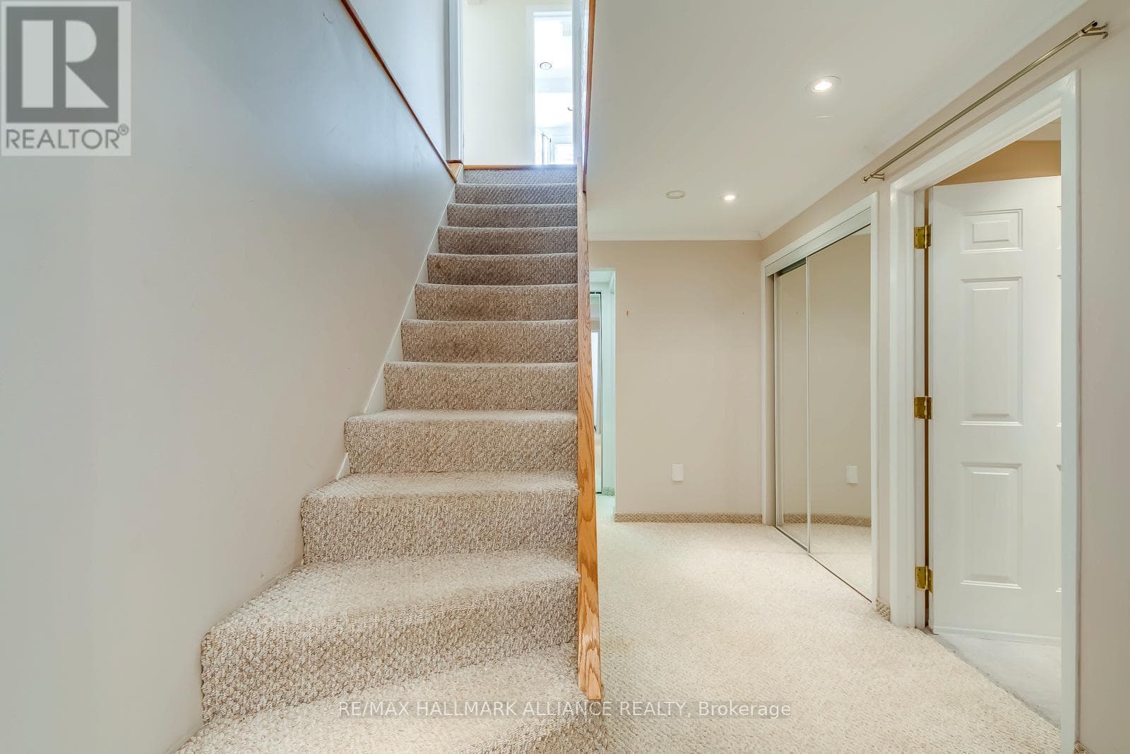 494 CHARTWELL ROAD, Oakville-Milton — photo 4