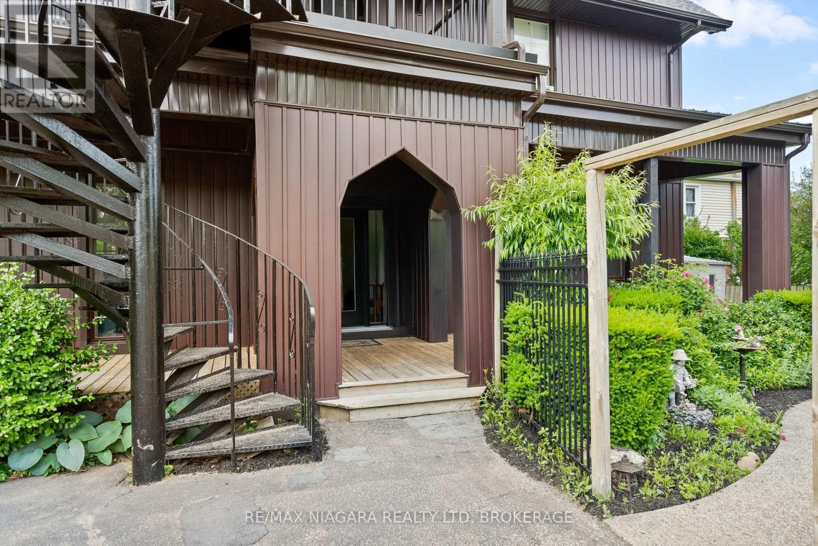 5368 MENZIE STREET — photo 4